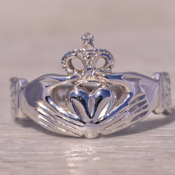 14 Karat White Gold Claddagh Ring